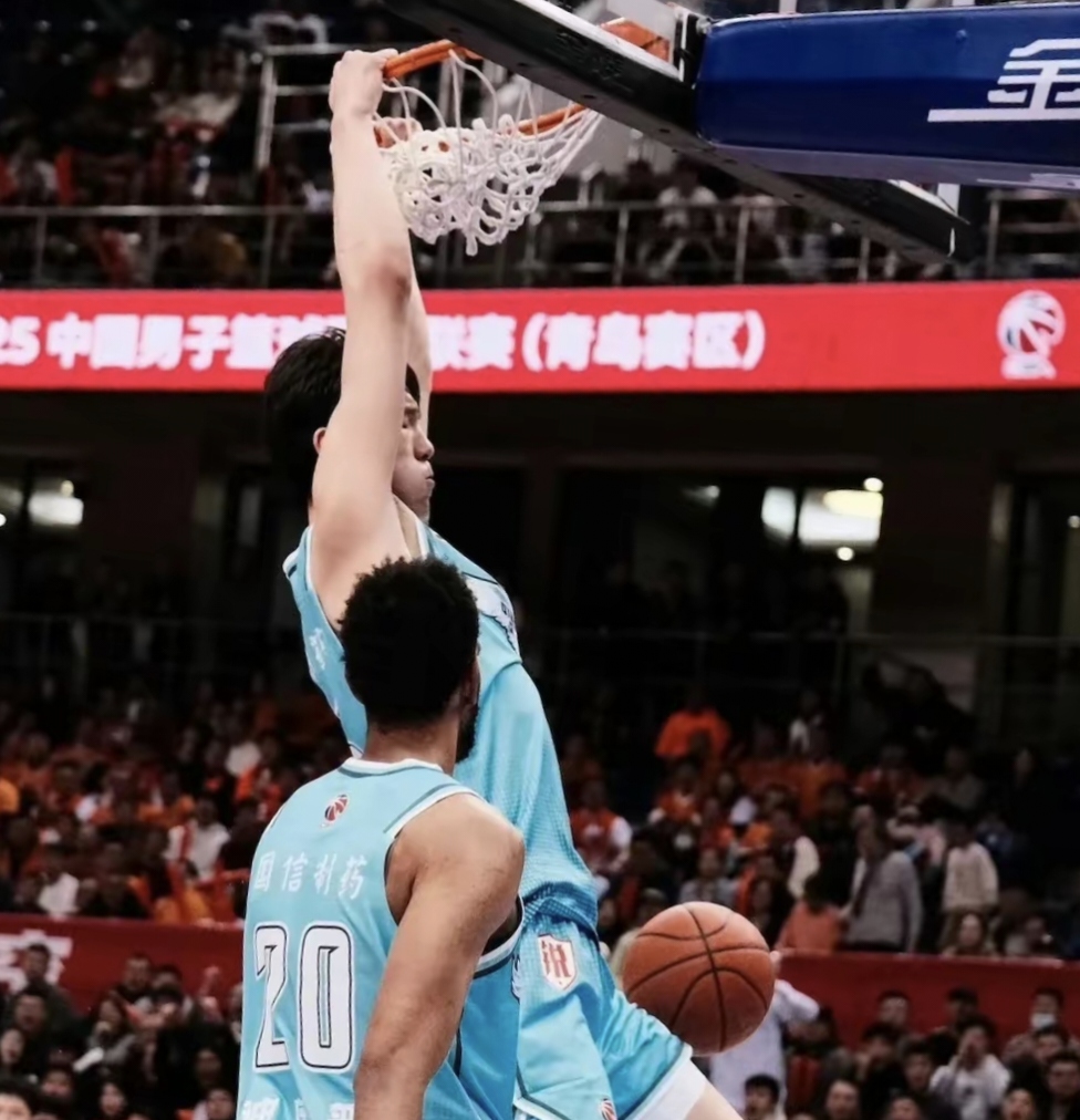 关于关键时刻CBA常规赛传出新动向；尼斯内部沟通；管理层表态——目标明确；轮换策略成焦点的信息-开云娱乐下载